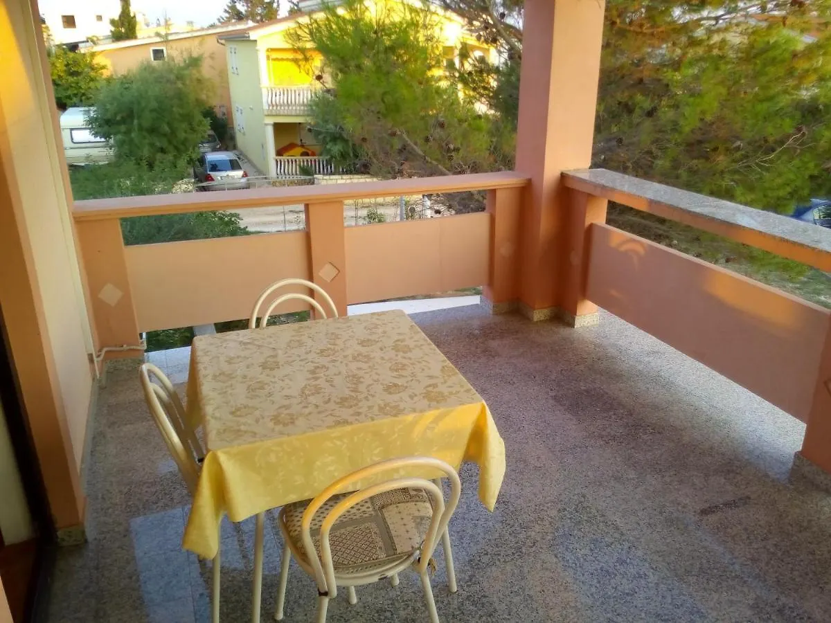 Maslina Apartman Vir