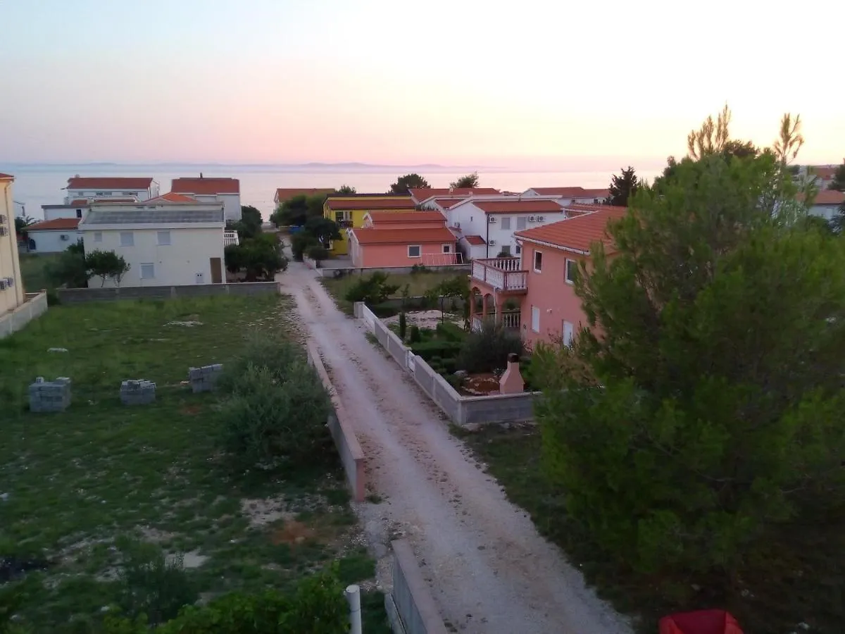 Maslina Apartman Vir