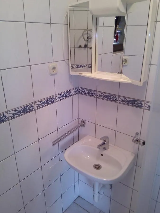 Maslina Apartman Vir