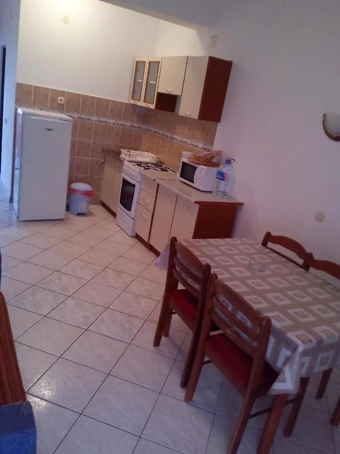Maslina Apartman Vir