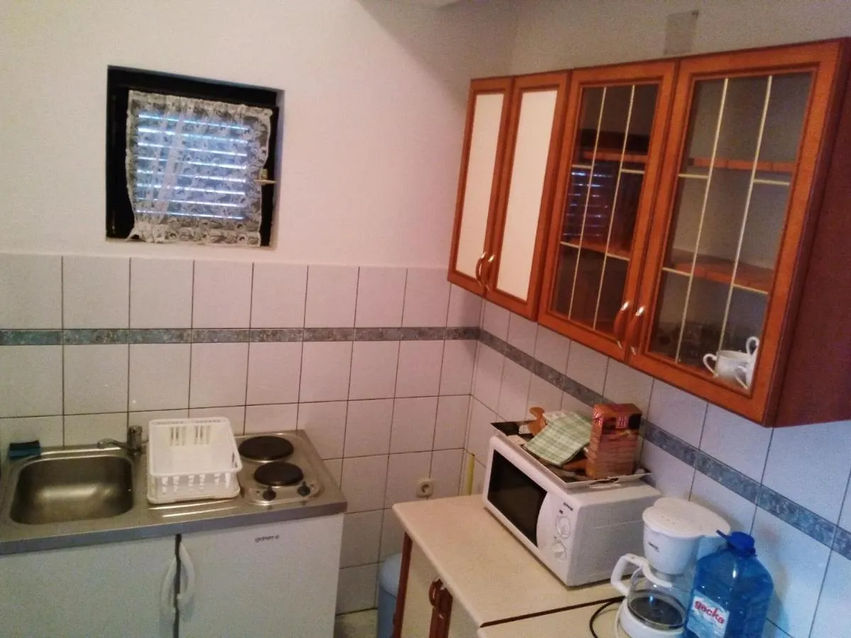 Maslina Apartman Vir Horvátország