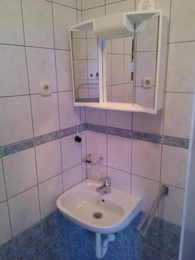 Maslina Apartman Vir Horvátország